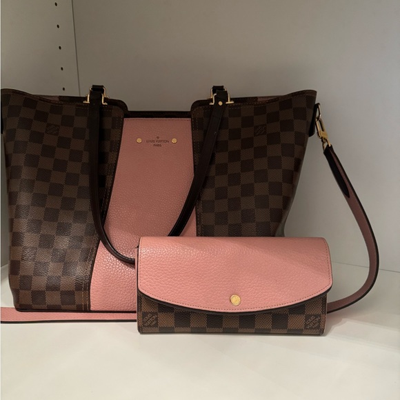 Louis Vuitton bag with matching wallet - Picture 5 of 11